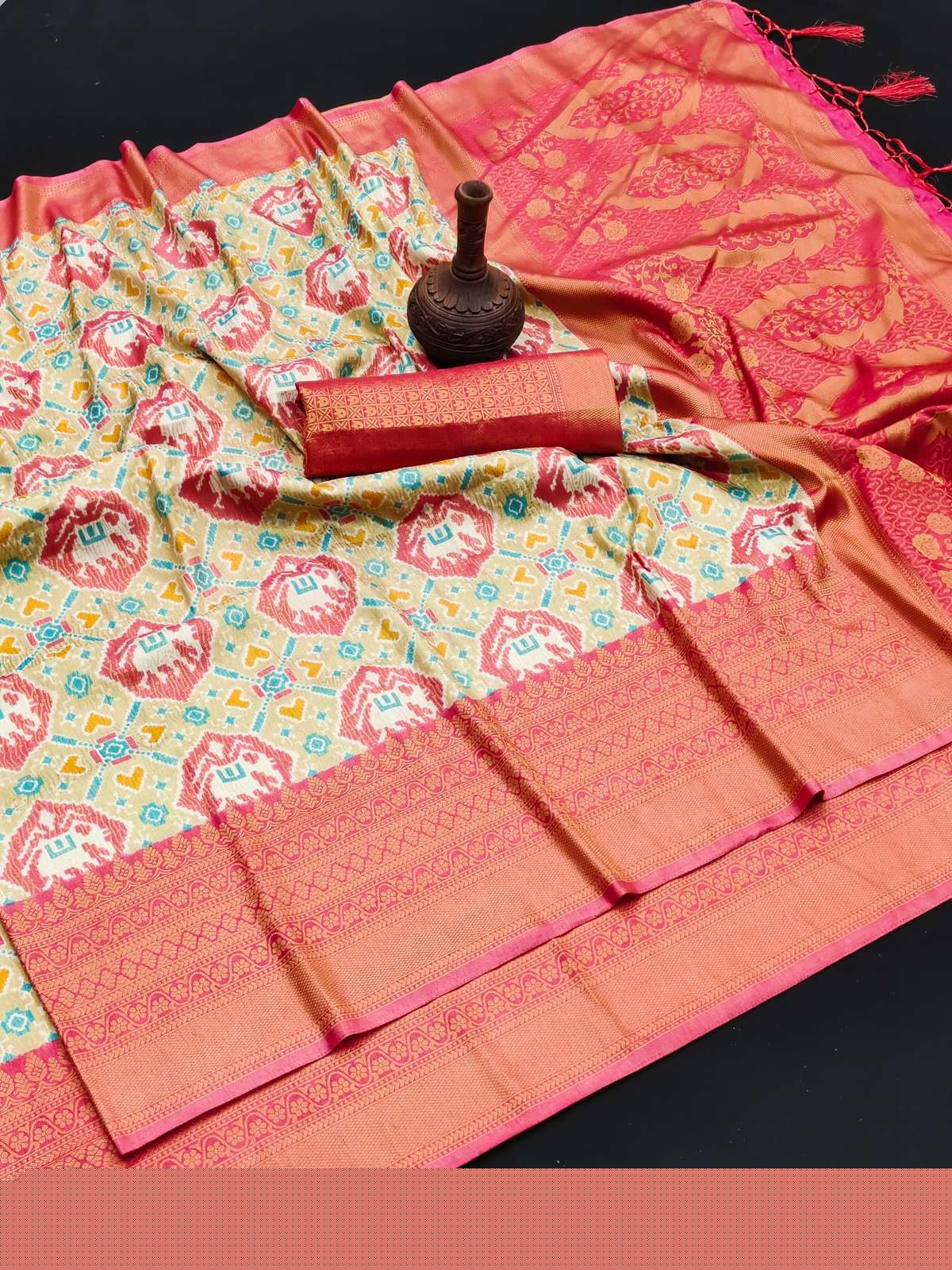 MNX VOL-22 BY ASLIWHOLESALE DESIGNER SOFT SILK ZARI WEAVING SAREES