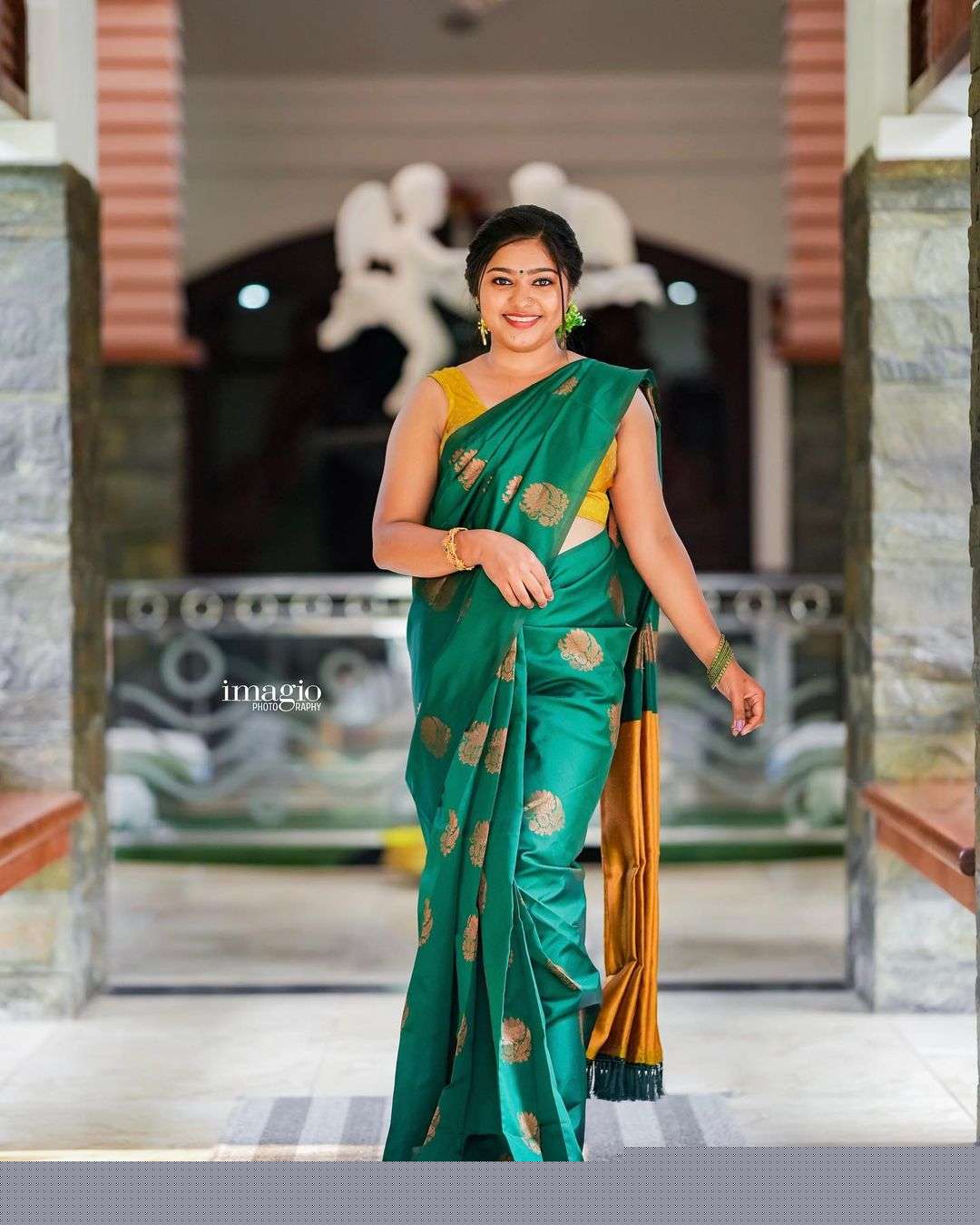 SC 125 BY ASLIWHOLESALE DESIGNER SOFT LITCHI ZARI SILK SAREES