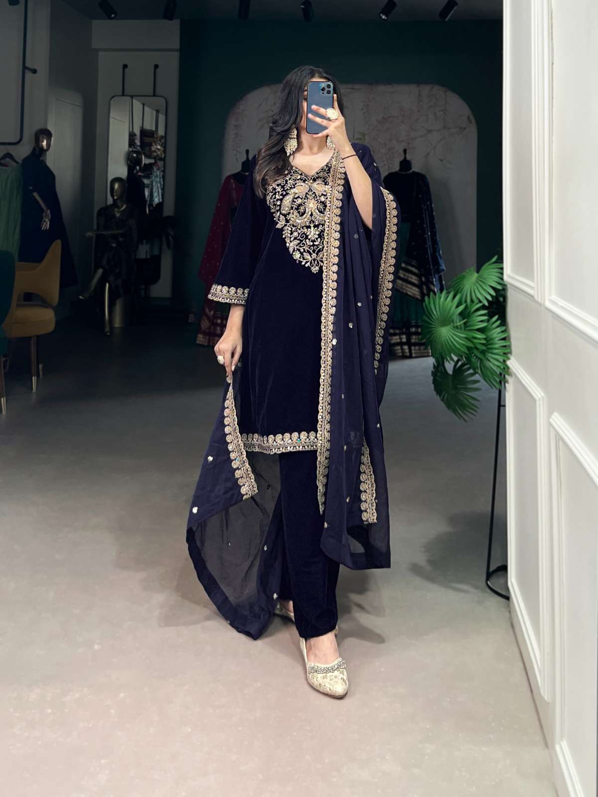 3039 COLOUR BY ASLIWHOLESALE DESIGNER PURE VELVET EMBROIDERY PAKISTANI DRESS-00195