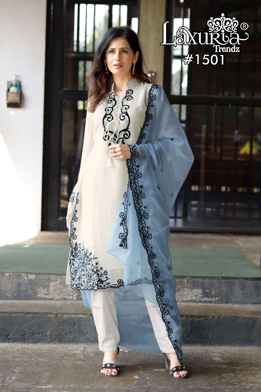 LAXURIA TRENDZ 1501 HEAVY CRUNCHY FANCY EMBROIDERY PAKISTANI DRESS-00005
