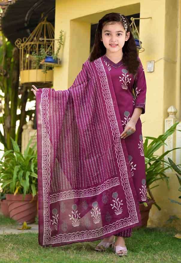 HK-96 BY ASLIWHOLESALE DESIGNER PURE COTTON PRINTED KIDS DRESSES-00293